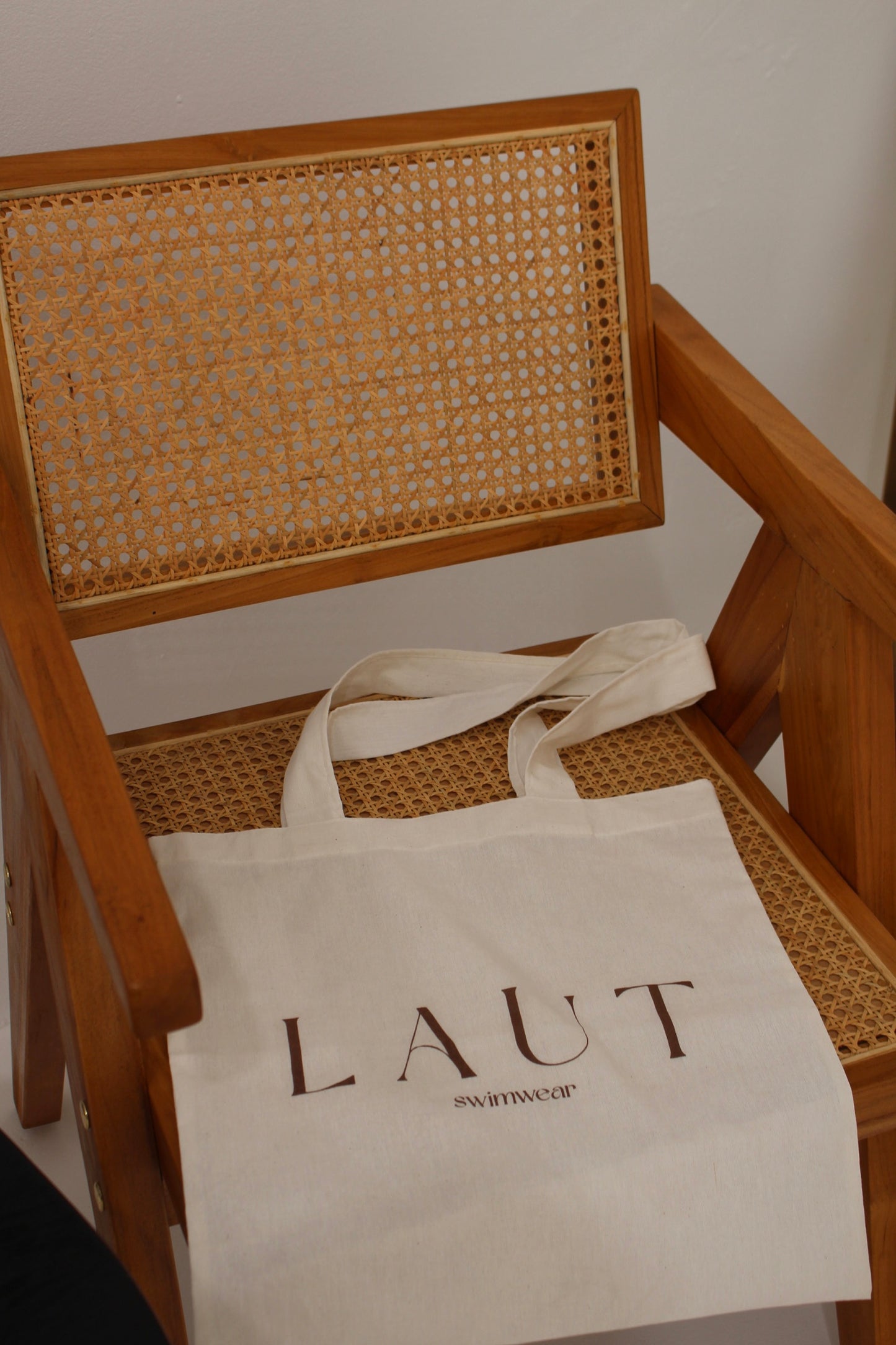 Laut Tote Bag